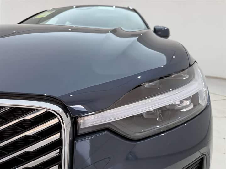 Volvo XC60 2026 2026款 B5 四驱智逸豪华版