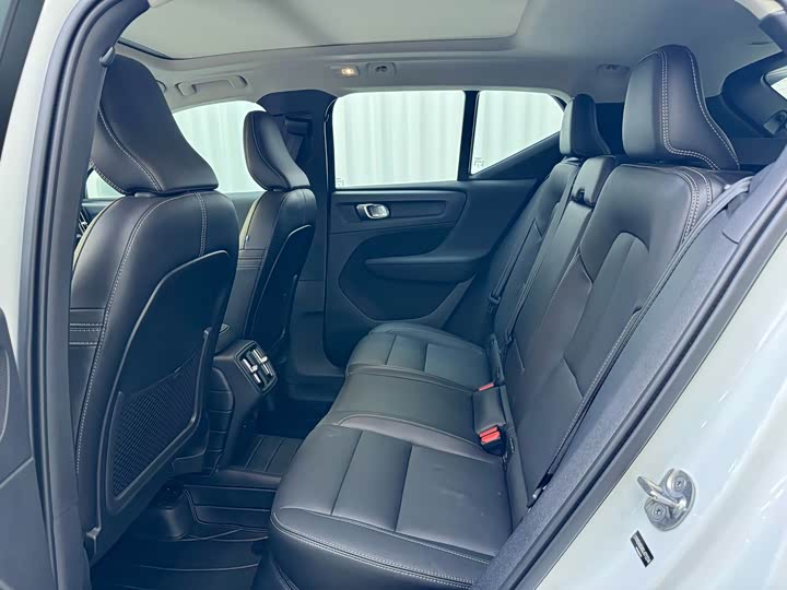 Volvo XC40 2025 2025款 B4 四驱智远豪华版