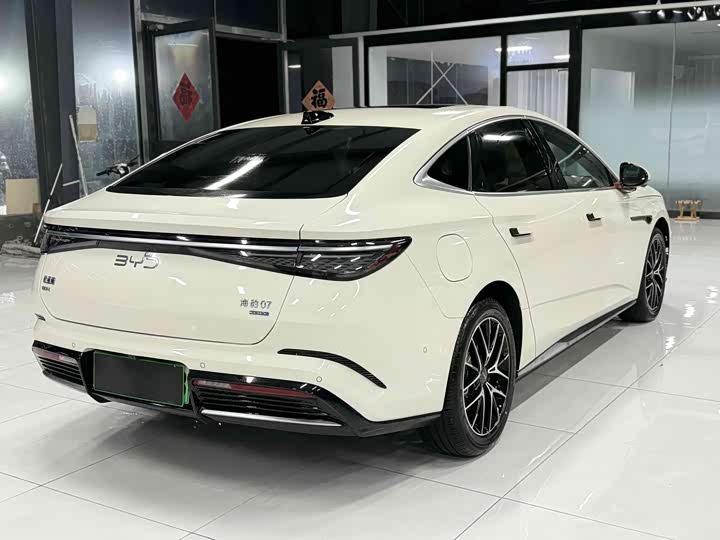 BYD Seal 07 DM-i Hybrid 2025 2025款 智驾版 DM-i 1.5L 125km 尊贵型