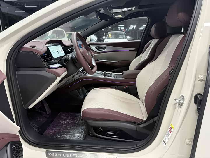 BYD Seal 07 DM-i Hybrid 2025 2025款 智驾版 DM-i 1.5L 125km 尊贵型