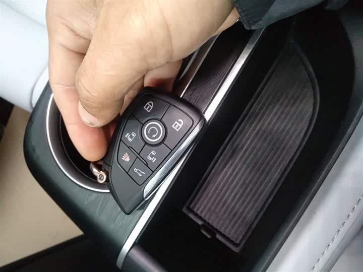 Buick GL8 ES 2025 2025款 陆尊 尊享版