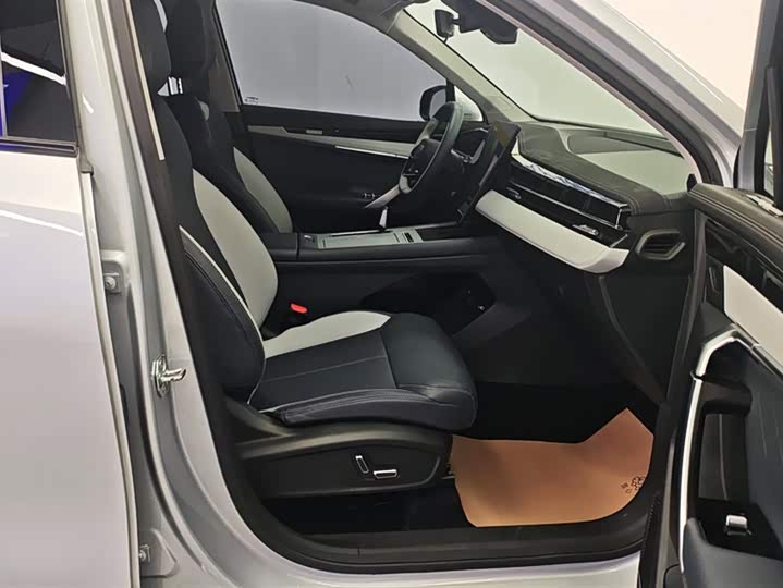 Geely Atlas L 2024 2024款 1.5TD DCT尊贵版