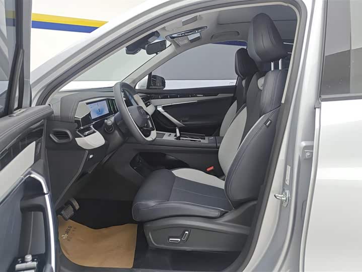 Geely Atlas L 2024 2024款 1.5TD DCT尊贵版