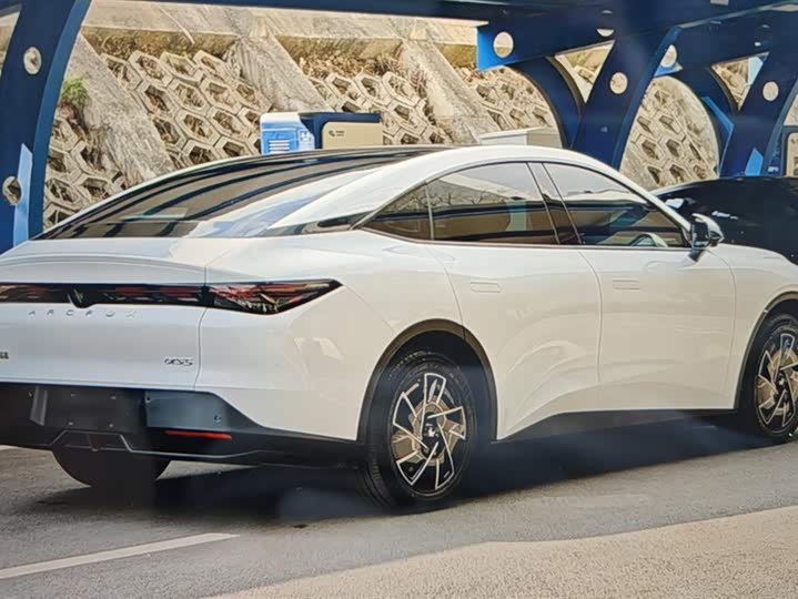 BAIC Arcfox Alpha S5 2024 2024款 560PRO 185kW