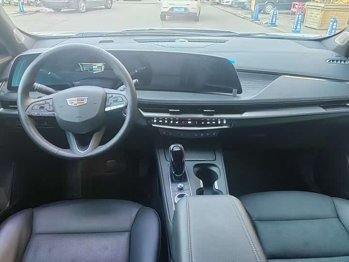 Cadillac XT4 2024 2024款 28T 两驱尊贵型
