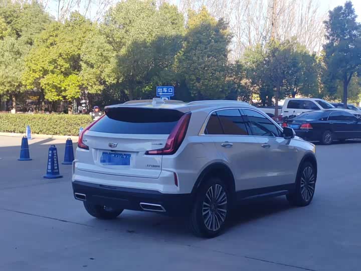 Cadillac XT4 2024 2024款 28T 两驱尊贵型