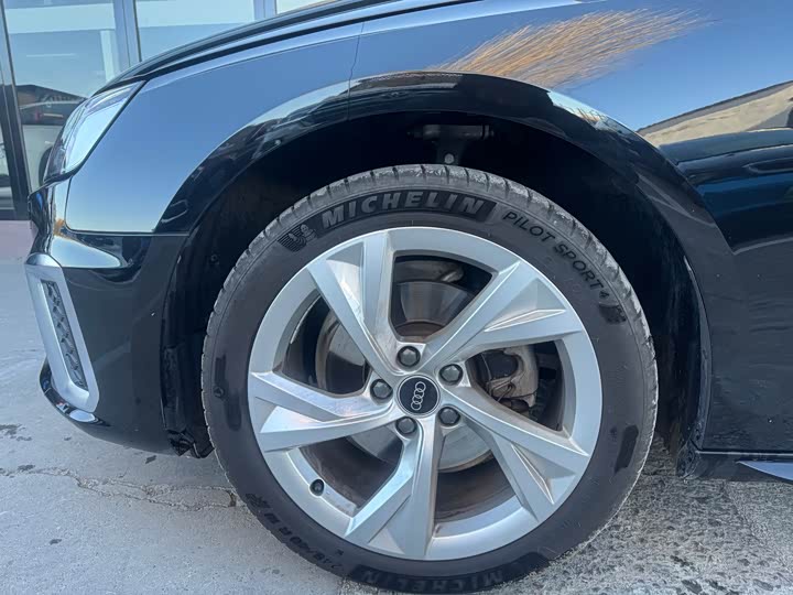 Audi A4 2021 2021款 Avant 先锋派 40 TFSI 时尚动感型