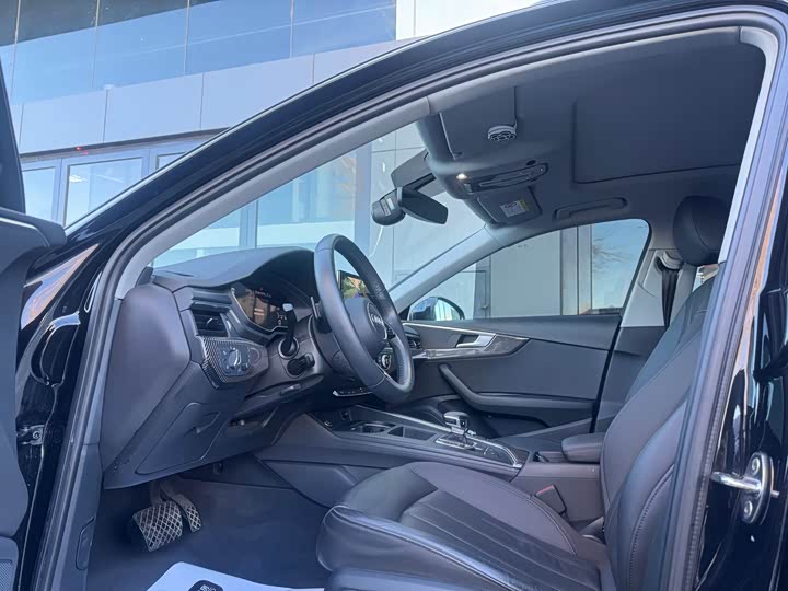 Audi A4 2021 2021款 Avant 先锋派 40 TFSI 时尚动感型