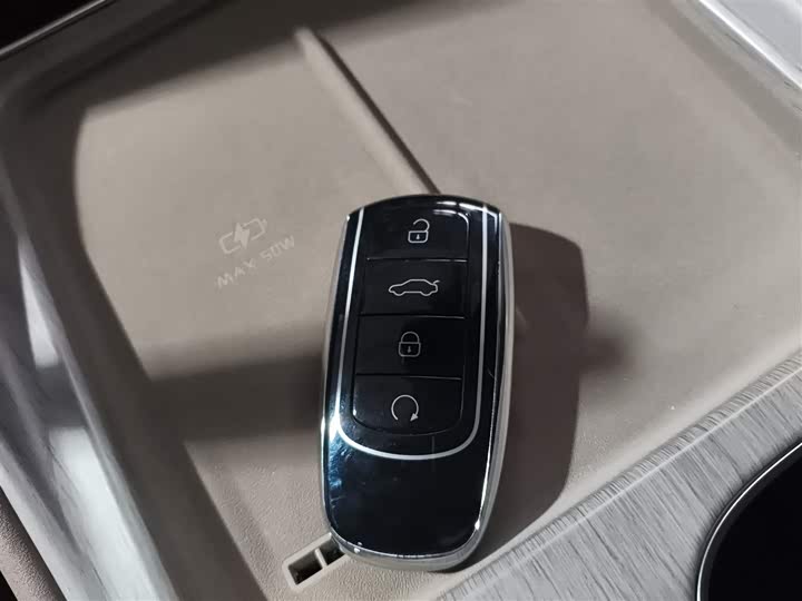 Chery Tiggo 8 Plus C-DM 2025 2025款 1.5T 116km 尊贵型 5座