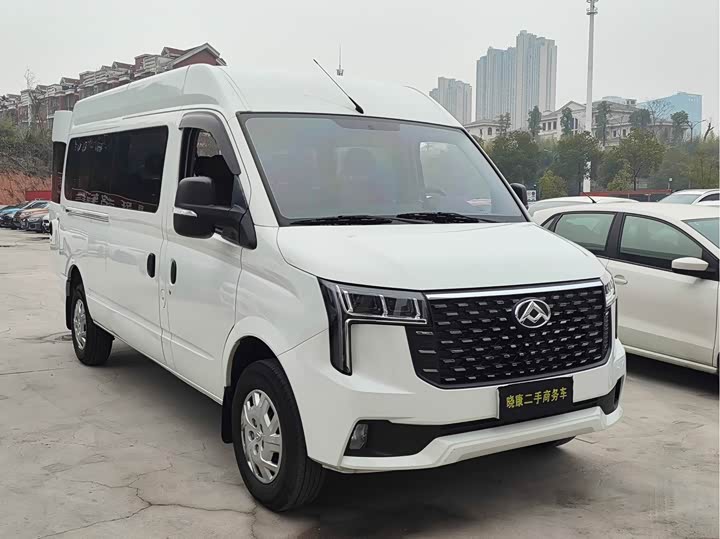 Maxus V80 2025 2025款 PRO商旅 6MT 长轴中顶 9座三排 非营运