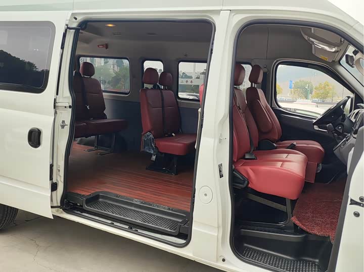 Maxus V80 2025 2025款 PRO商旅 6MT 长轴中顶 9座三排 非营运