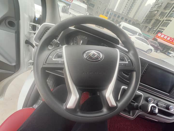 Maxus V80 2025 2025款 PRO商旅 6MT 长轴中顶 9座三排 非营运