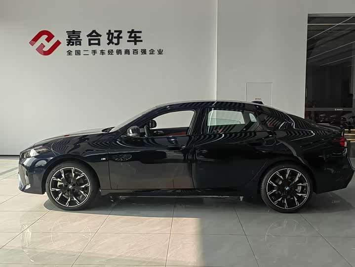 BMW 2 Series 2025 2025款 225L M运动曜夜套装