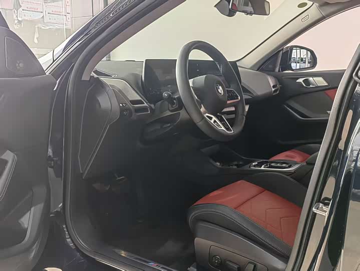 BMW 2 Series 2025 2025款 225L M运动曜夜套装