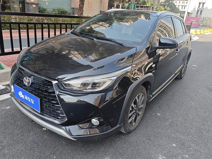 2022 Toyota Yaris L Hatchback