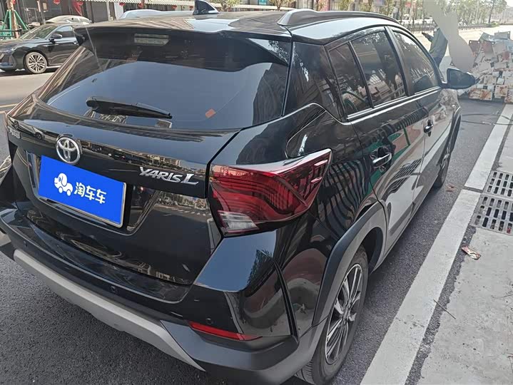 2022 Toyota Yaris L Hatchback