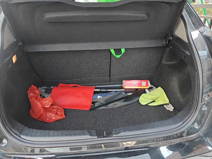 2022 Toyota Yaris L Hatchback