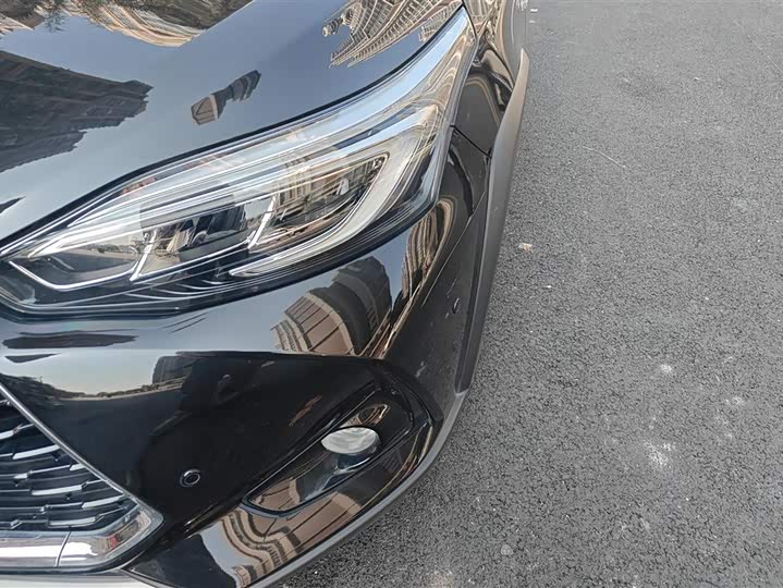 2022 Toyota Yaris L Hatchback