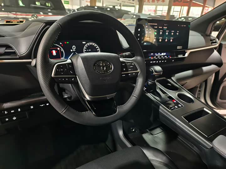 Toyota Granvia 2026 2026款 2.5L混动 尊贵PLUS版