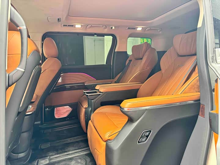 Hongqi HQ9 2023 2023款 2.0T 智联旗领版