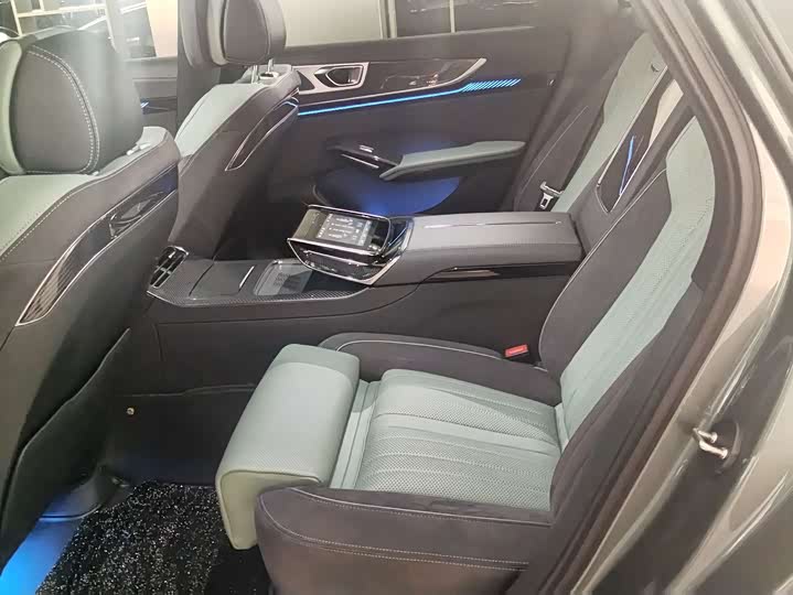 Hongqi H9 2024 2024款 3.0T 旗领四驱 豪华商务版