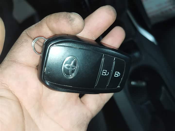 Toyota Corolla Cross 2024 2024款 2.0L 智能电混双擎 先锋版