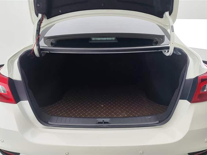 Nissan Sylphy 2024 2024款 经典 1.6XE CVT舒适版