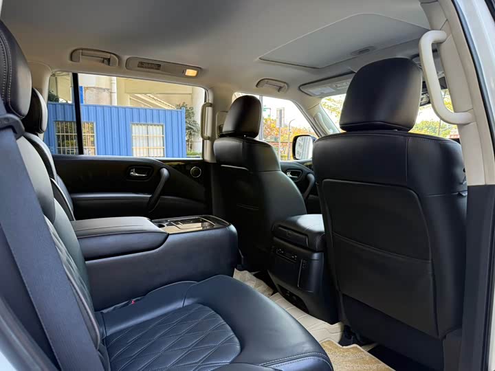 Nissan Armada 2023 2023款 ARMADA 5.6L 无敌舰队旗舰版