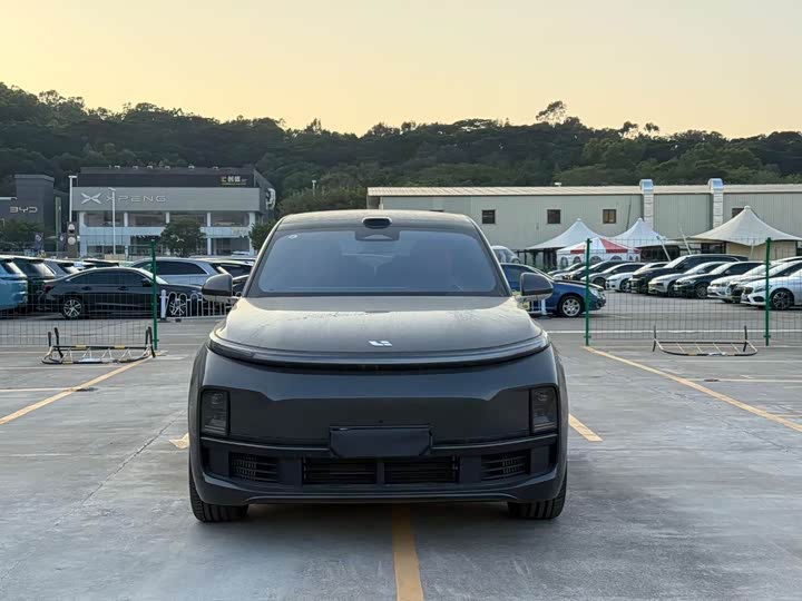 LiXiang L8 2025 2025款 Ultra 智能焕新版