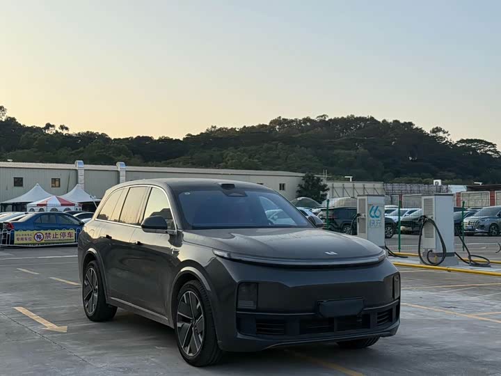 LiXiang L8 2025 2025款 Ultra 智能焕新版