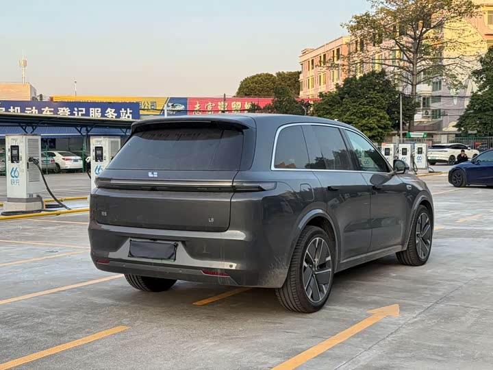 LiXiang L8 2025 2025款 Ultra 智能焕新版