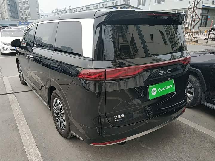 BYD Xia 2025 2025款 DM-i 1.5T 180km 卓越型