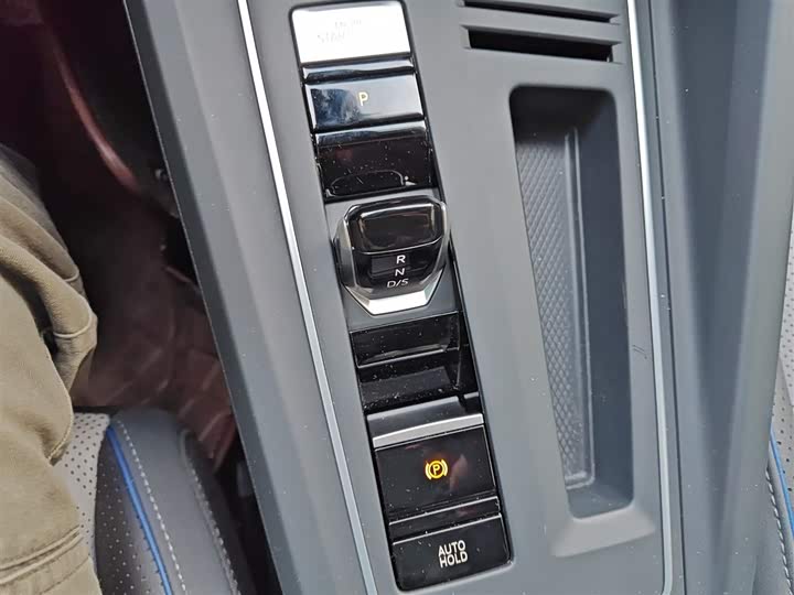 Volkswagen Golf 2025 2025款 300TSI R-Line