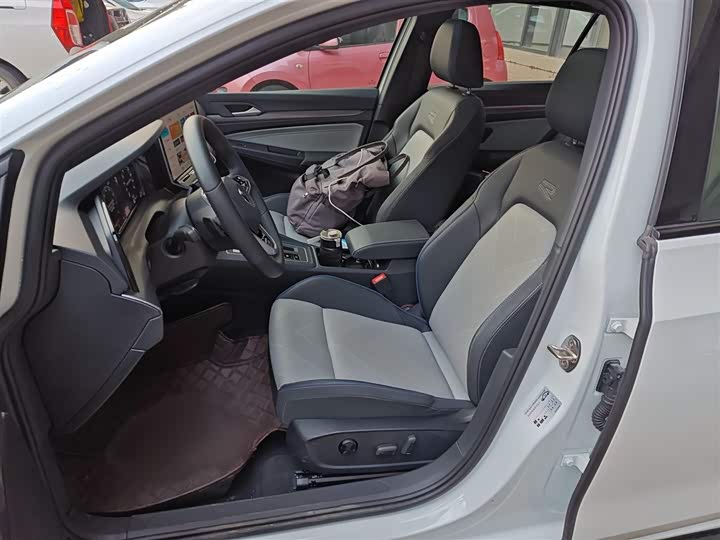 Volkswagen Golf 2025 2025款 300TSI R-Line