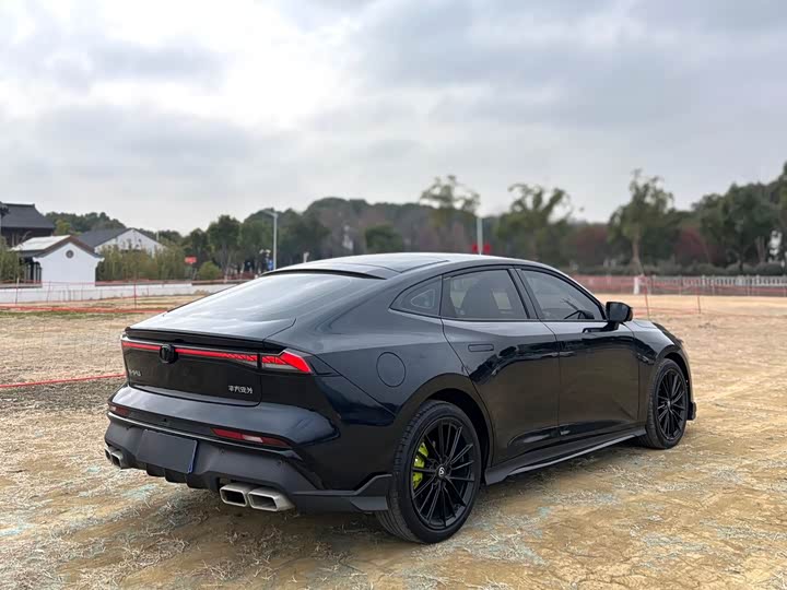 Changan UNI-V 2024 2024款 1.5T 尊贵运动型