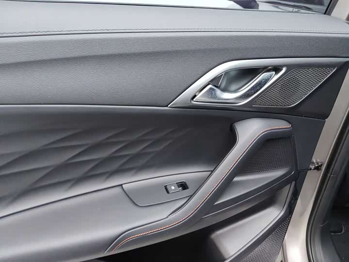 Roewe RX5 2023 2023款 1.5T 豪华滑屏版