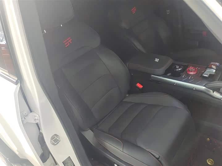 Jetour T2 2025 2025款 2.0T 自动四驱20万纪念版