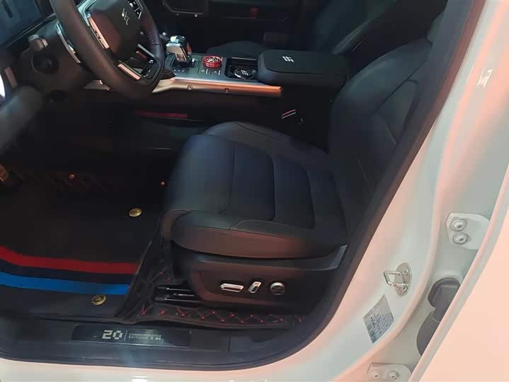 Jetour T2 2025 2025款 2.0T 自动四驱20万纪念版