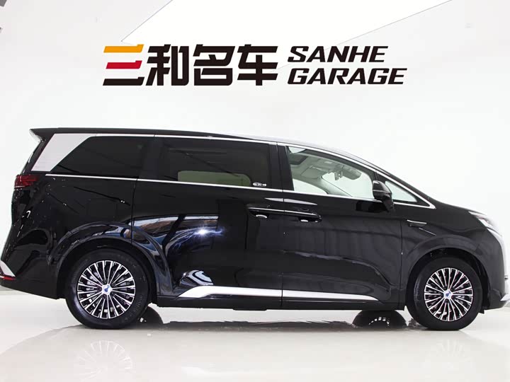 Denza D9 2025 2025款 DM-i 智驾版 1020 四驱旗舰型