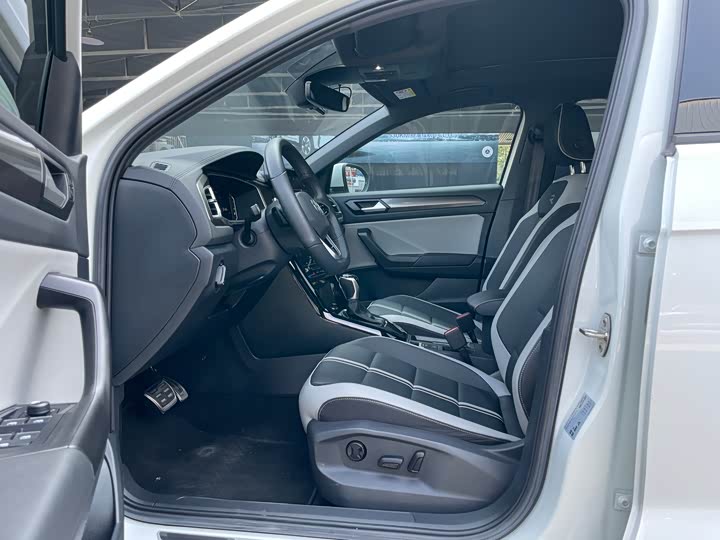 Volkswagen T-Roc 2023 2023款 300TSI DSG两驱辰光版