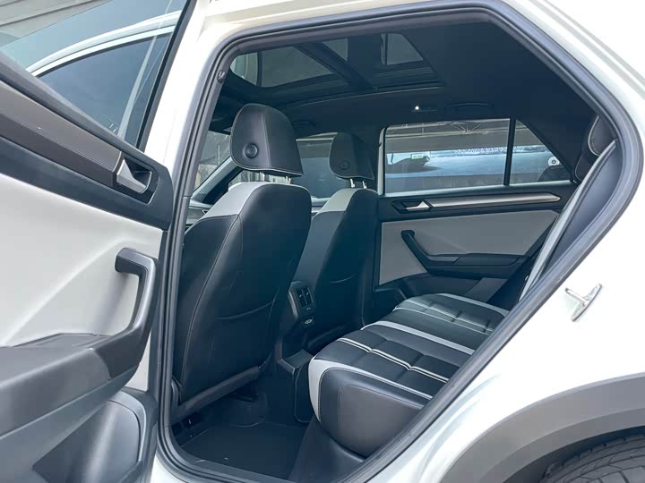 Volkswagen T-Roc 2023 2023款 300TSI DSG两驱辰光版