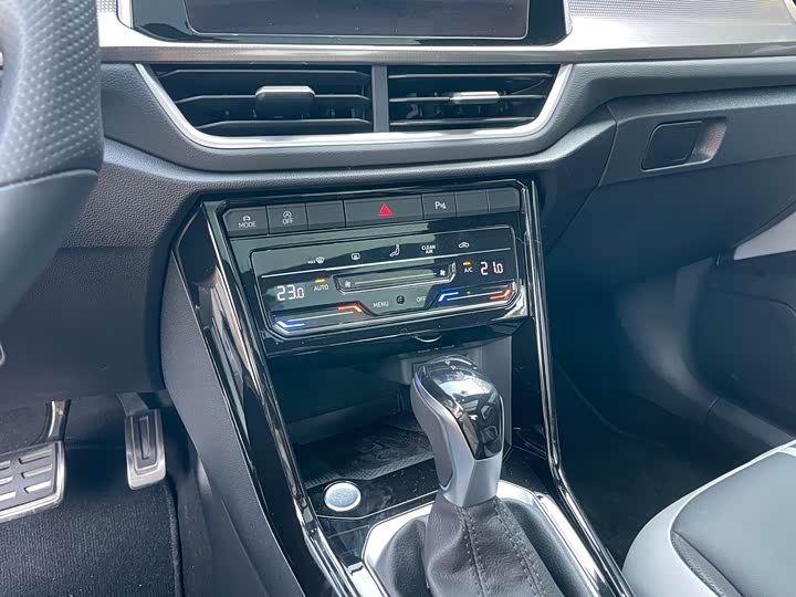 Volkswagen T-Roc 2023 2023款 300TSI DSG两驱辰光版