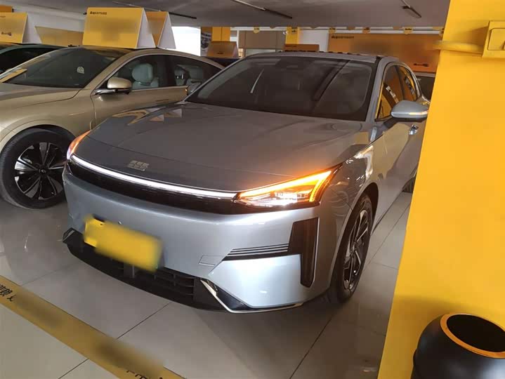 Geely Galaxy L6 2025 2025款 EM-i 140km 探索+版