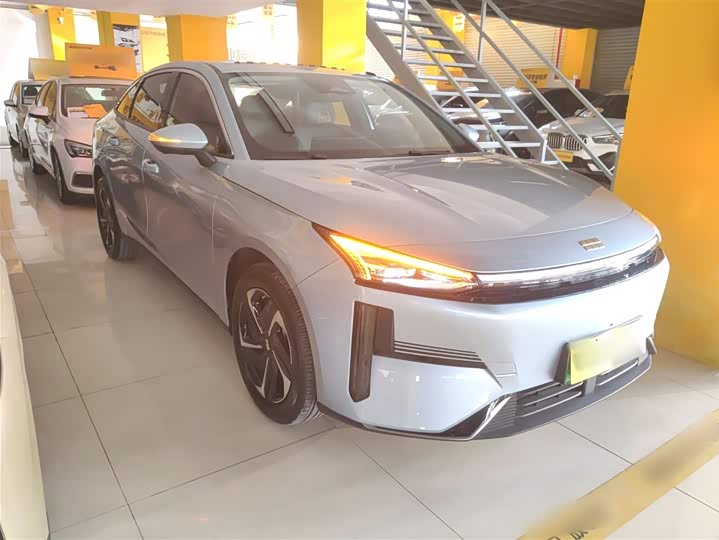 Geely Galaxy L6 2025 2025款 EM-i 140km 探索+版