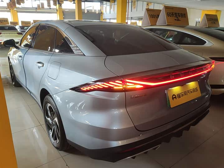 Geely Galaxy L6 2025 2025款 EM-i 140km 探索+版