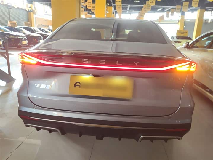 Geely Galaxy L6 2025 2025款 EM-i 140km 探索+版