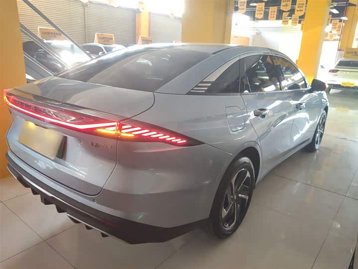 Geely Galaxy L6 2025 2025款 EM-i 140km 探索+版