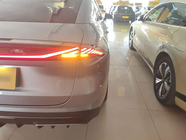 Geely Galaxy L6 2025 2025款 EM-i 140km 探索+版