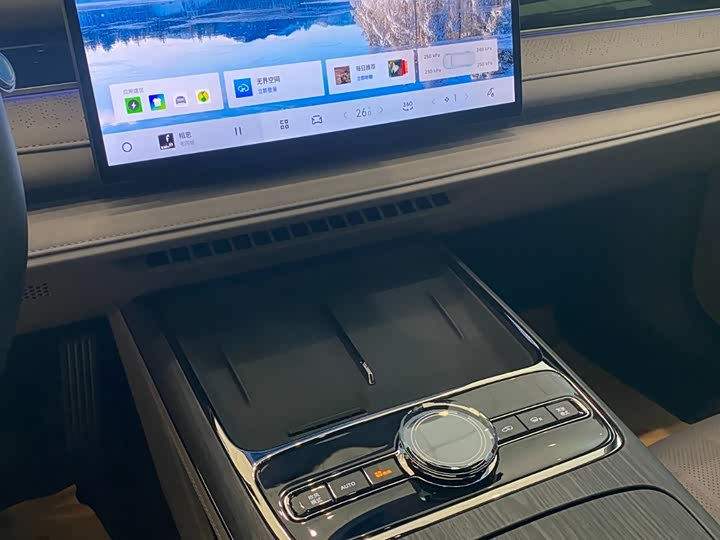 Geely Galaxy Starshine 8 EM-i 2025 2025款 130km EM-i 旗舰版