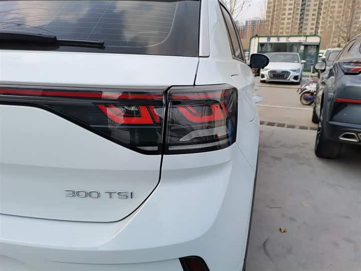 Volkswagen T-Roc 2025 2025款 300TSI DSG两驱辰光版